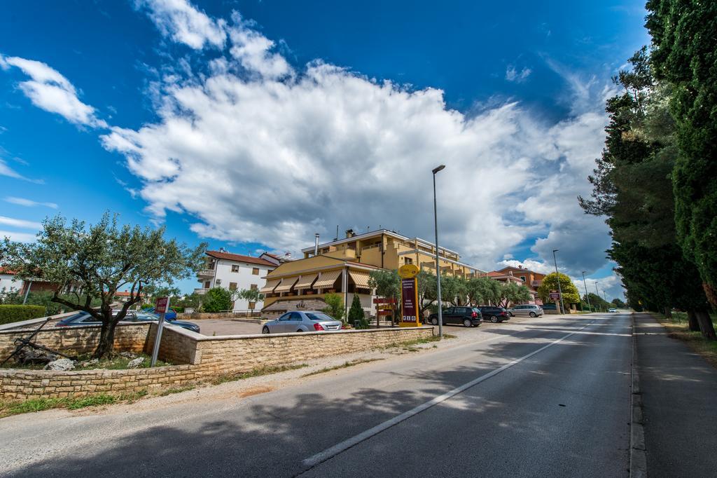 Vilola Bed & Breakfast Zambratija  Bagian luar foto