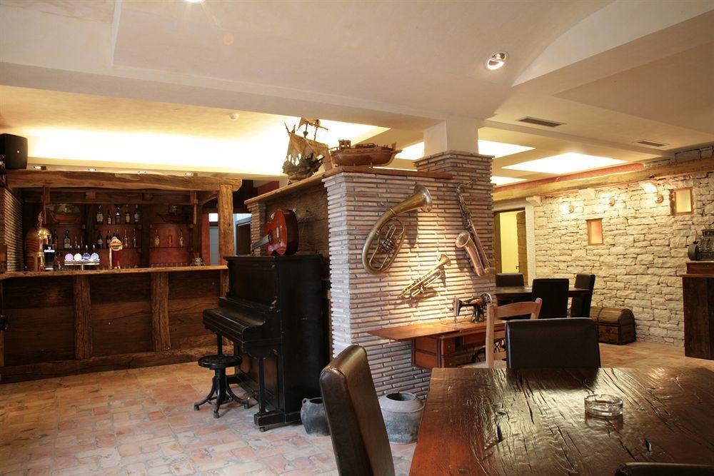 Vilola Bed & Breakfast Zambratija  Bagian luar foto