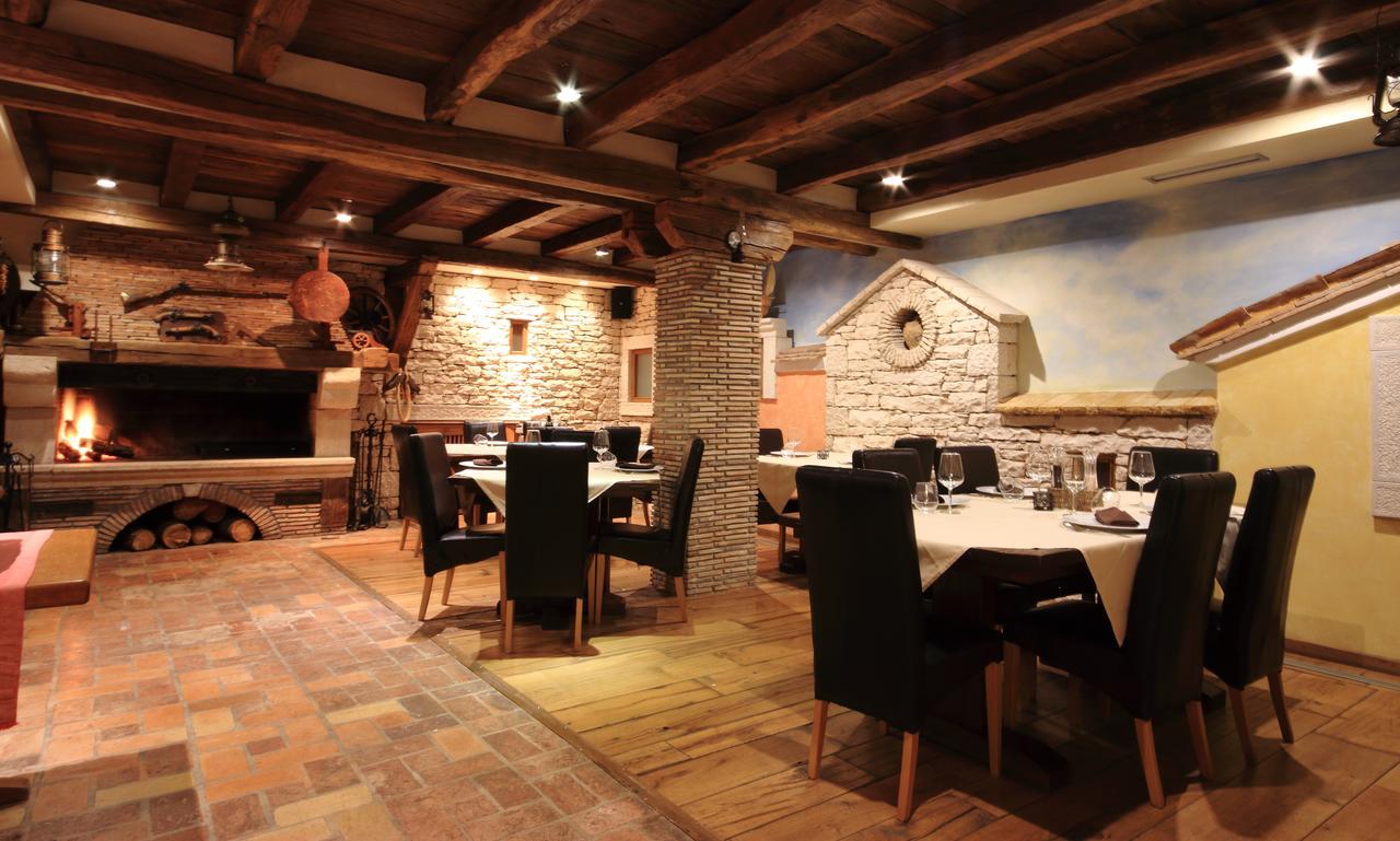 Vilola Bed & Breakfast Zambratija  Bagian luar foto