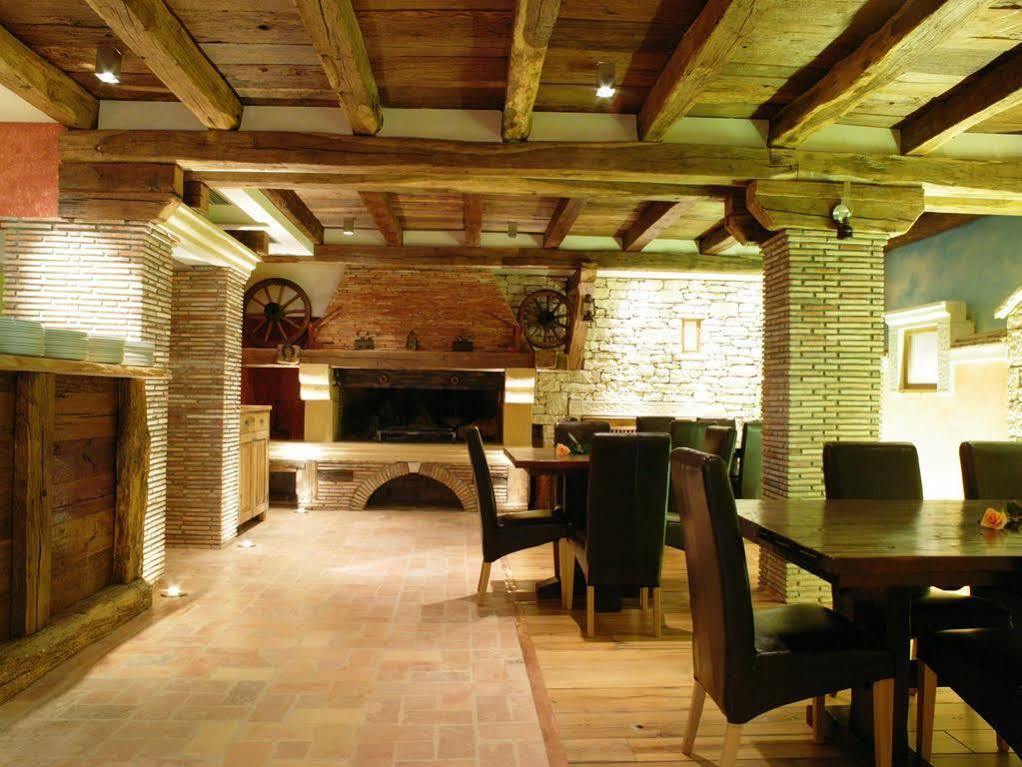 Vilola Bed & Breakfast Zambratija  Bagian luar foto