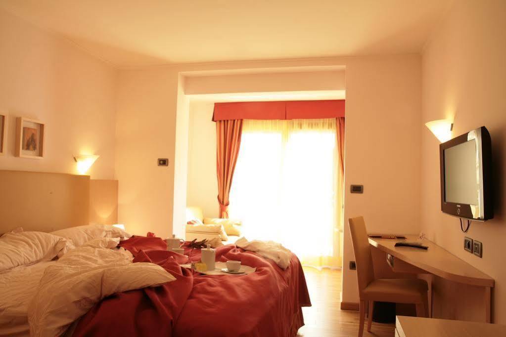 Vilola Bed & Breakfast Zambratija  Bagian luar foto