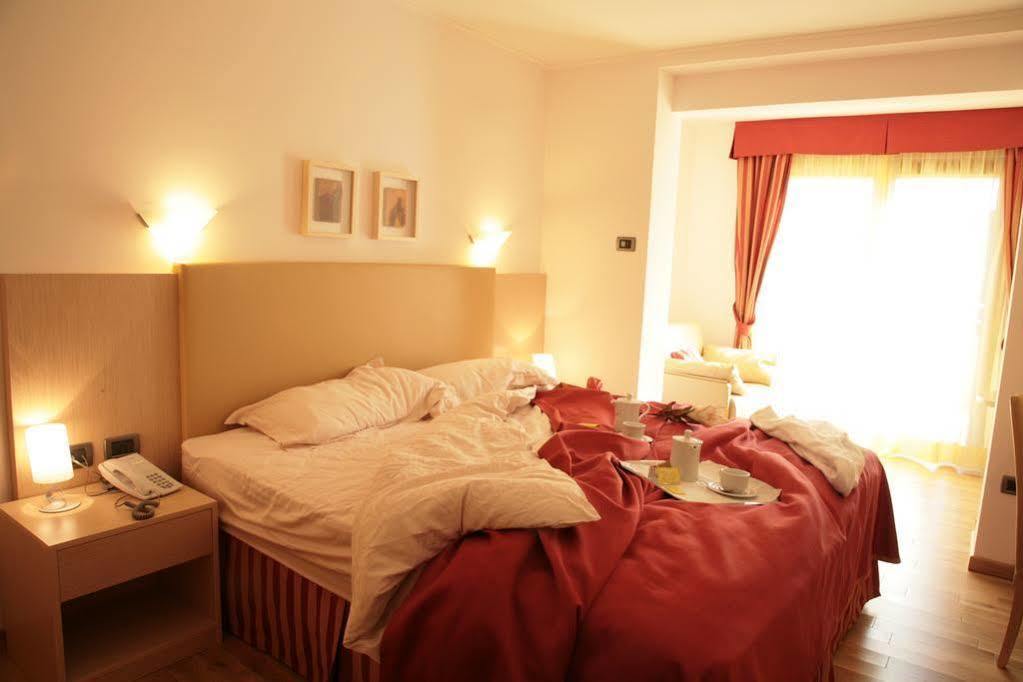 Vilola Bed & Breakfast Zambratija  Bagian luar foto