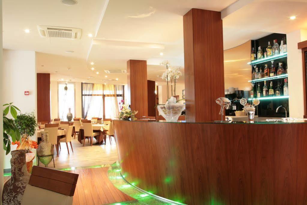 Vilola Bed & Breakfast Zambratija  Bagian luar foto