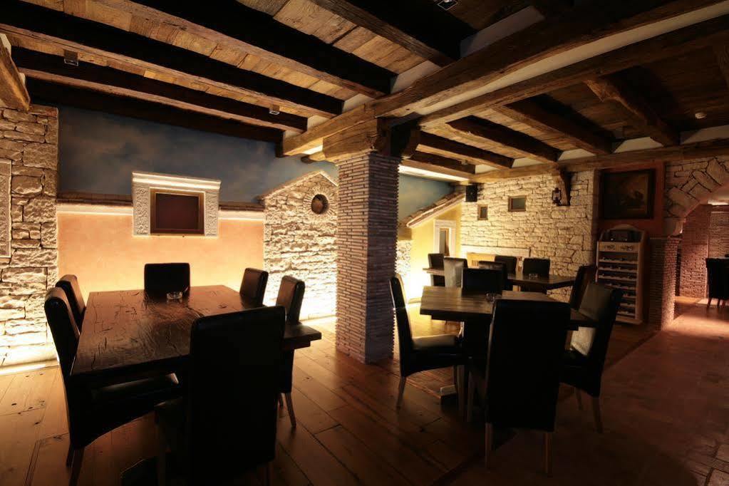 Vilola Bed & Breakfast Zambratija  Bagian luar foto
