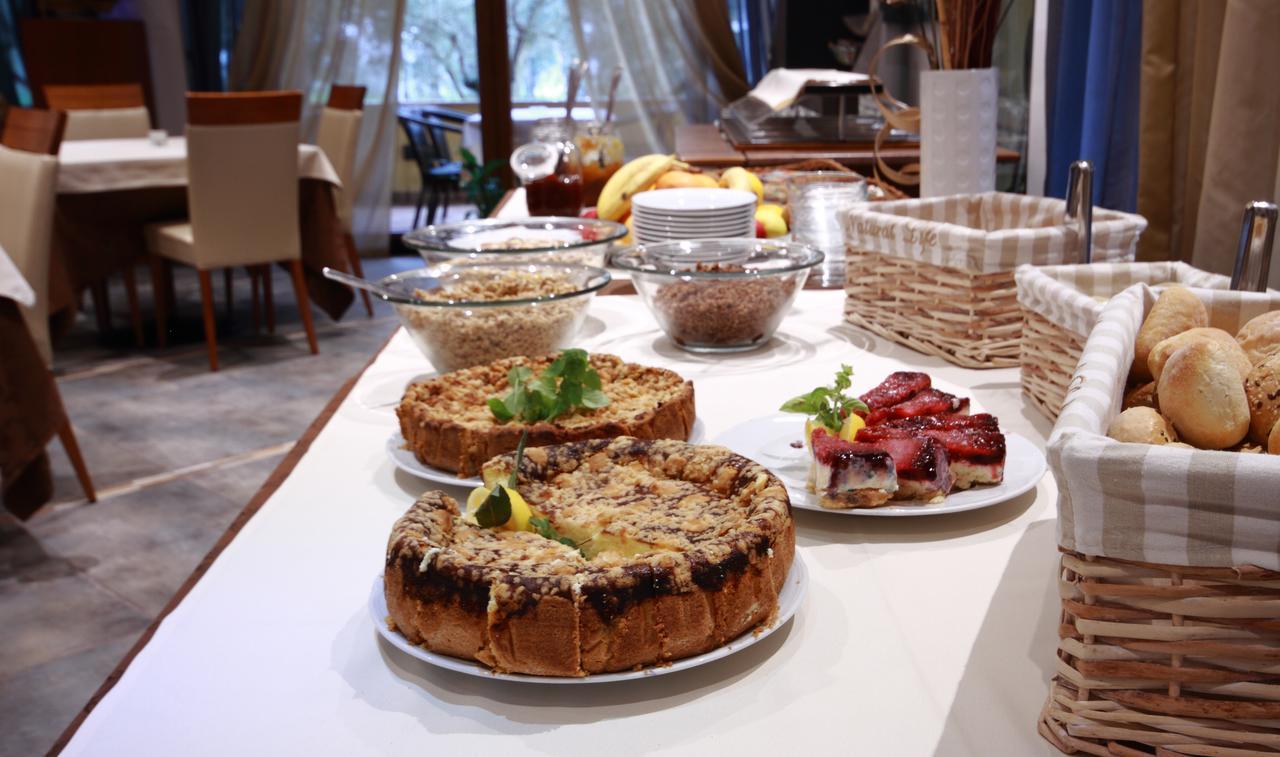 Vilola Bed & Breakfast Zambratija  Bagian luar foto